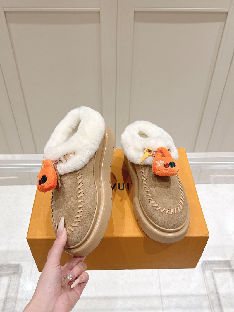 l0vis Vvtt0n slippers